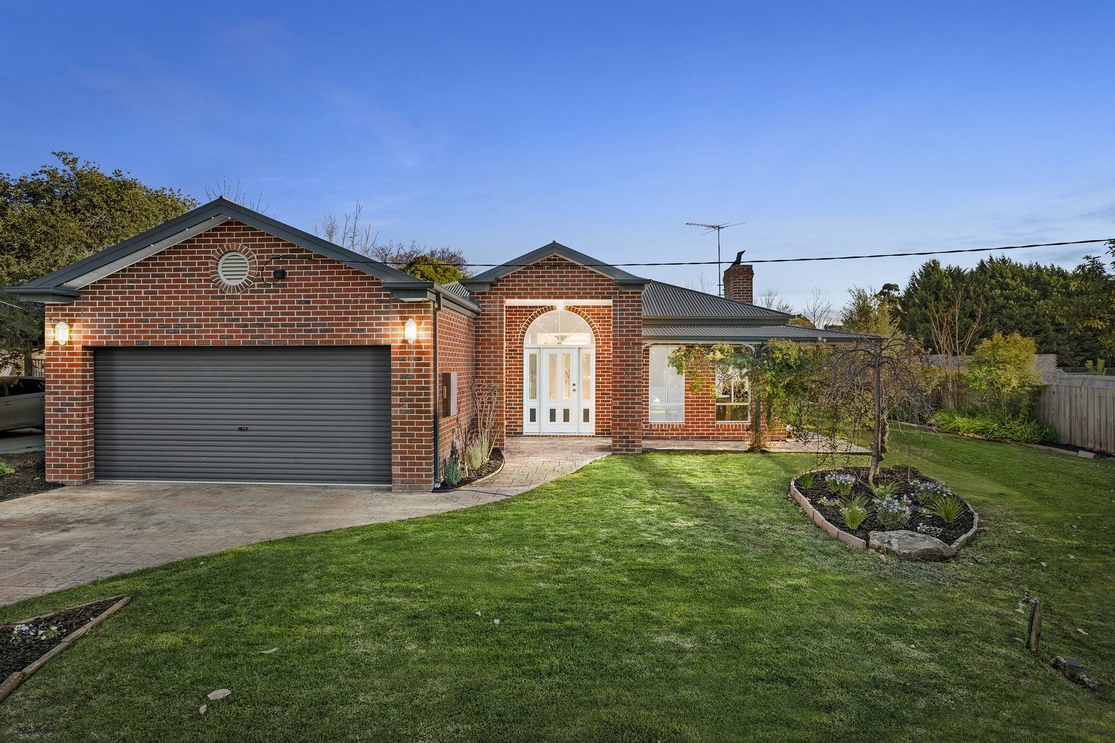 4 bedrooms House in 8 Gladys Grove CROYDON VIC, 3136
