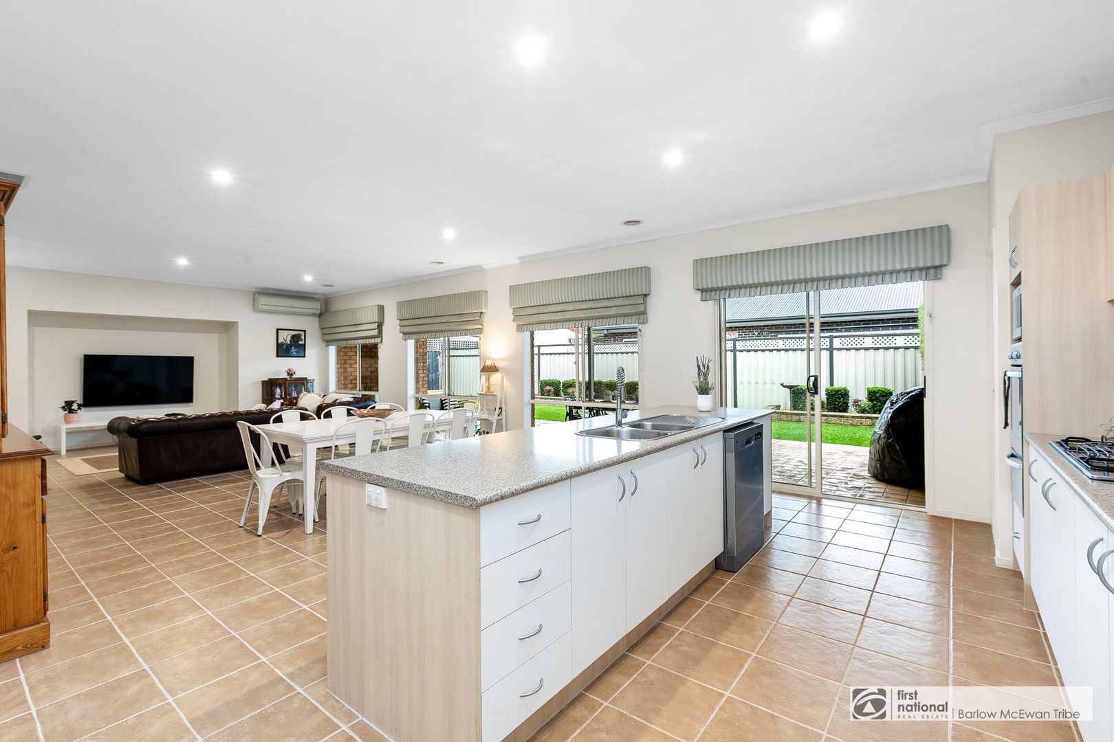 20 Vista Court, Altona Meadows VIC 3028, Image 2