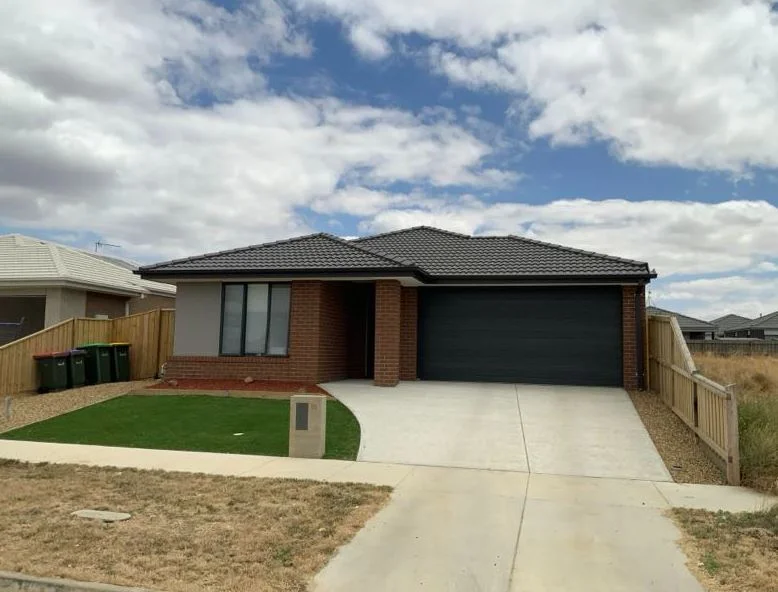 12 Carisbrook Crescent, Winter Valley VIC 3358