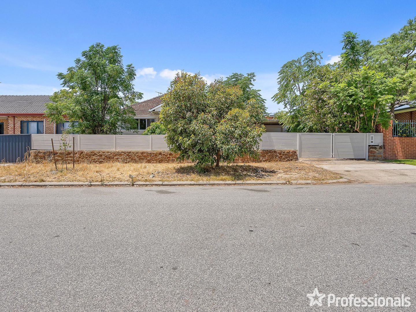 18 Taree Street, St James WA 6102, Image 1