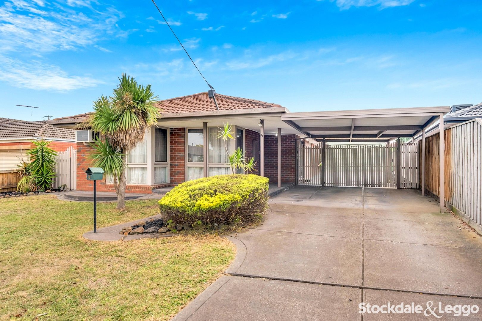 3 bedrooms House in 5 Yatton Place CRAIGIEBURN VIC, 3064