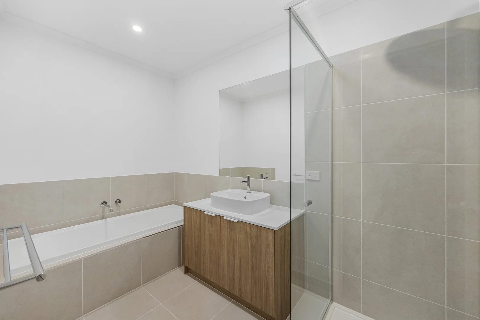 Additional image 7 of 34 Thurling Parade, Lucas VIC 3350