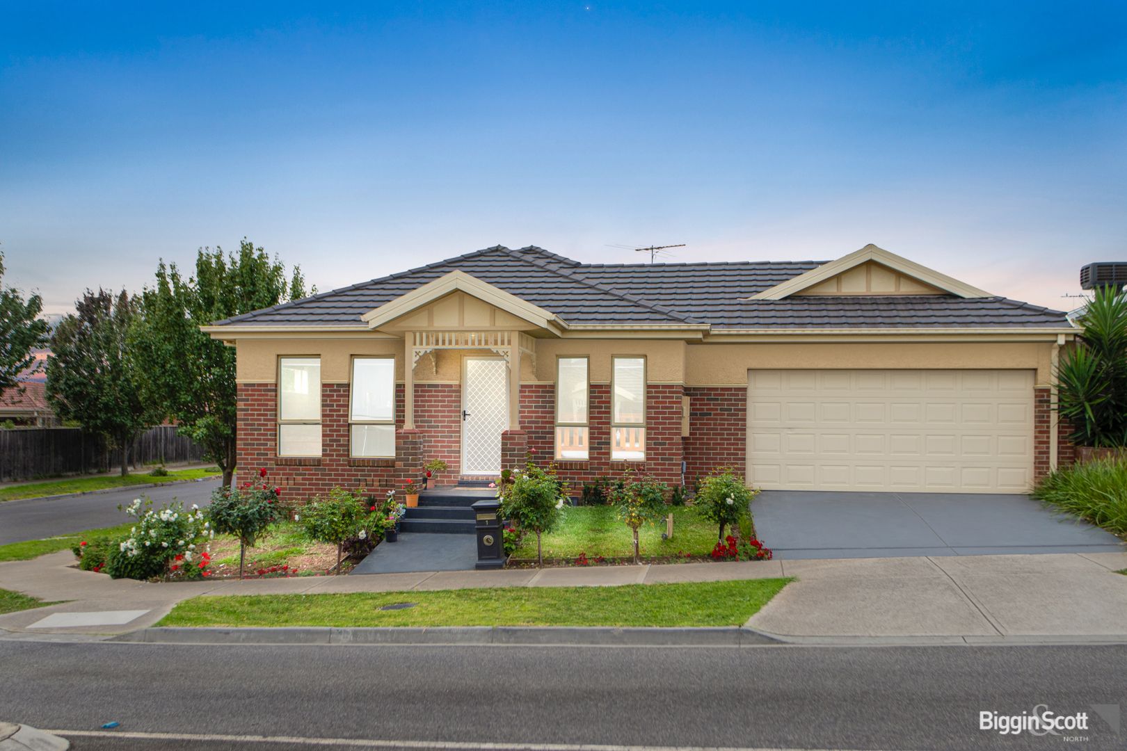 3 bedrooms House in 1 Nancarrow Drive DOREEN VIC, 3754