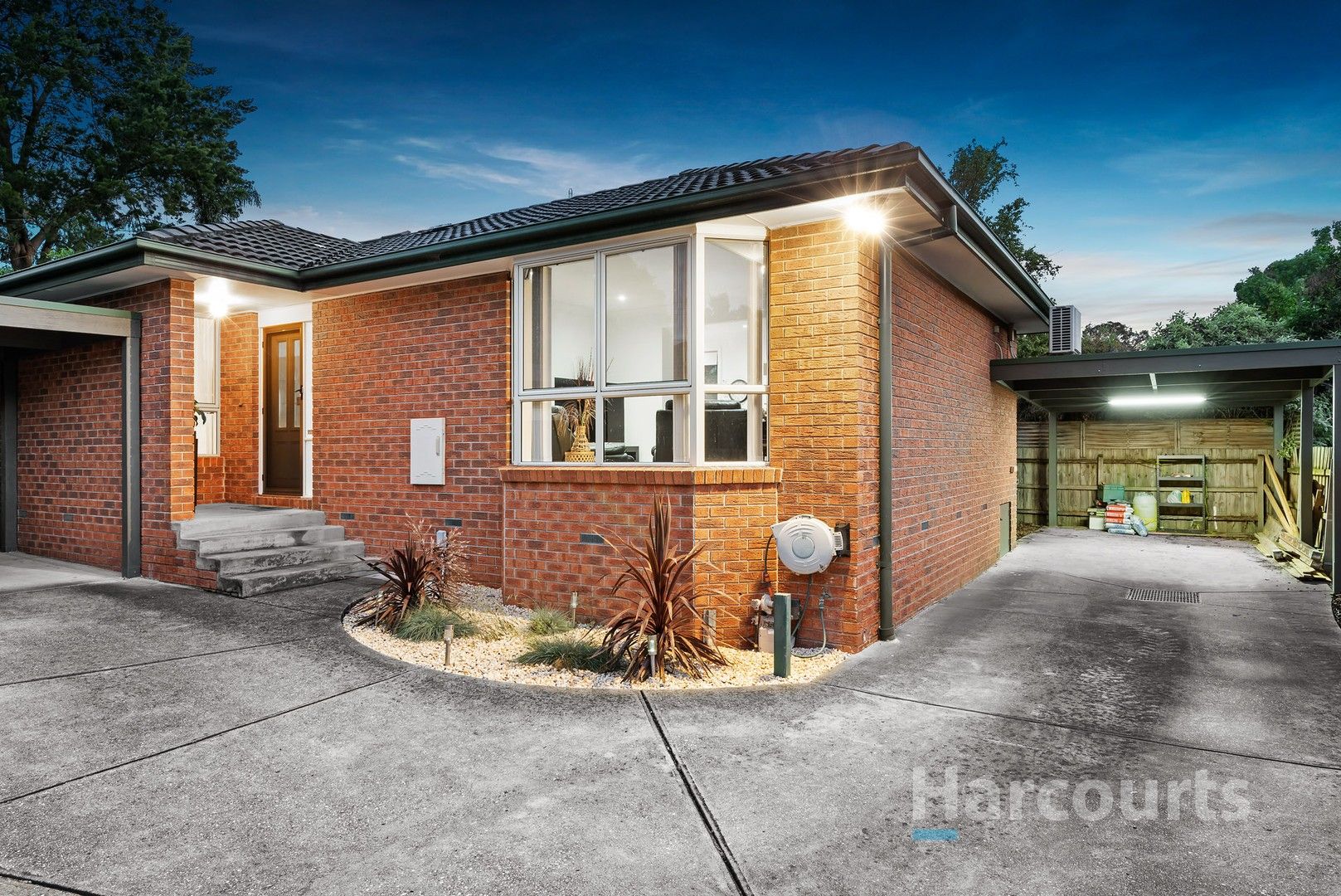 2 bedrooms Apartment / Unit / Flat in 2/8 Matlock Road WANTIRNA SOUTH VIC, 3152