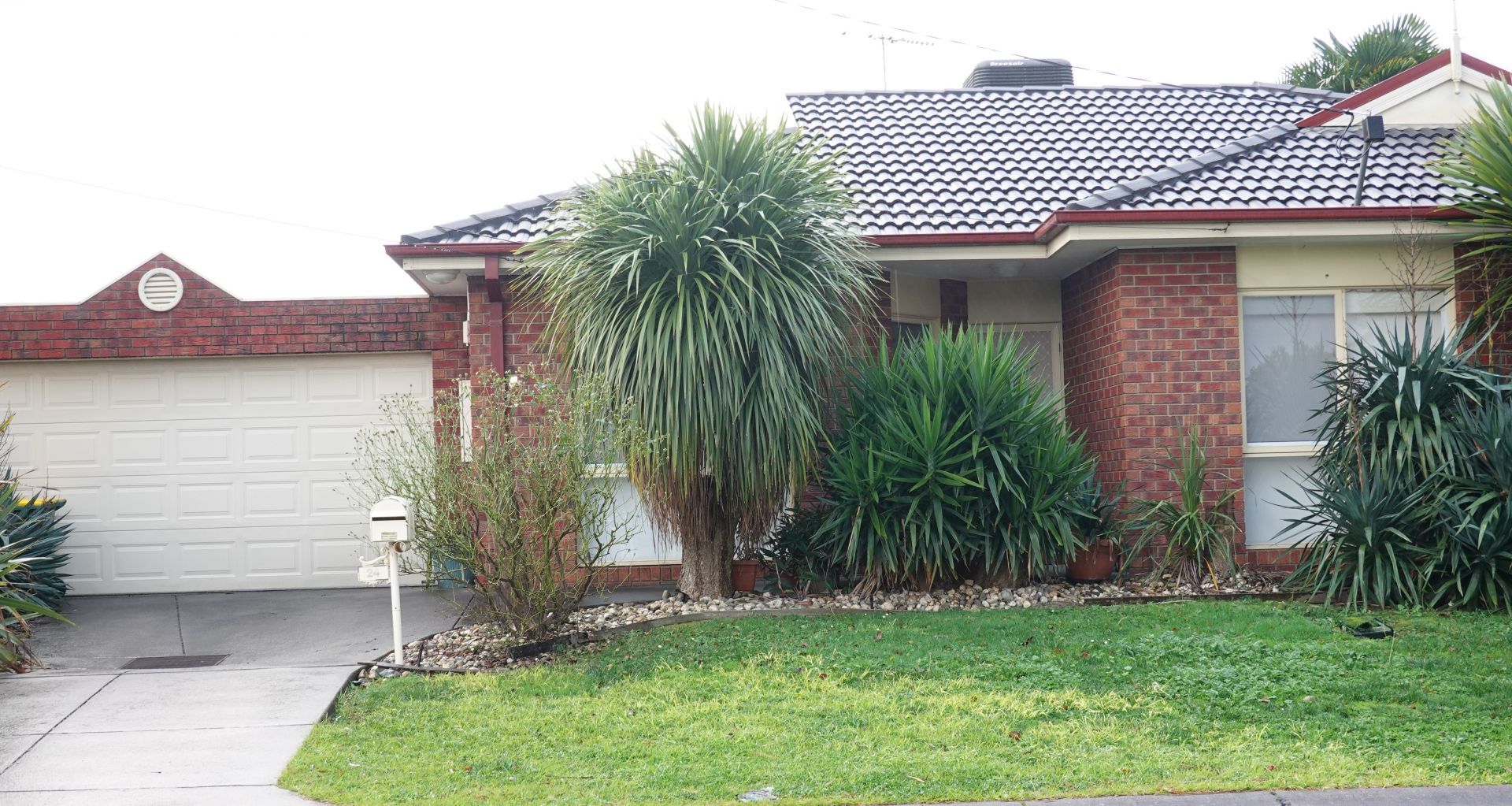 3 bedrooms House in 24 Bewsell Avenue SCORESBY VIC, 3179