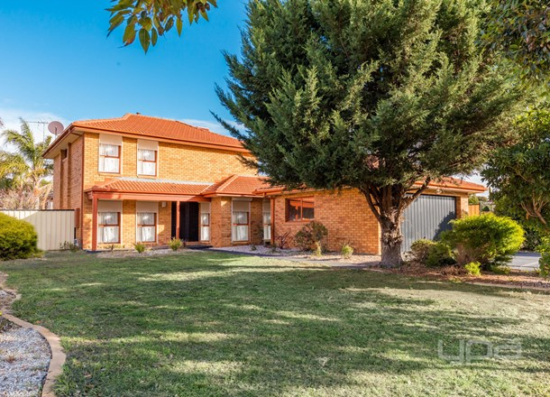 111 Chichester Drive, Taylors Lakes VIC 3038