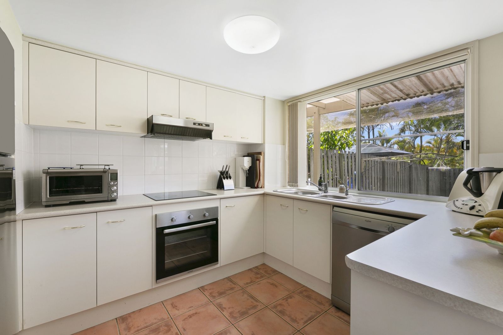 45/19 Harrow Place, Arundel QLD 4214, Image 2