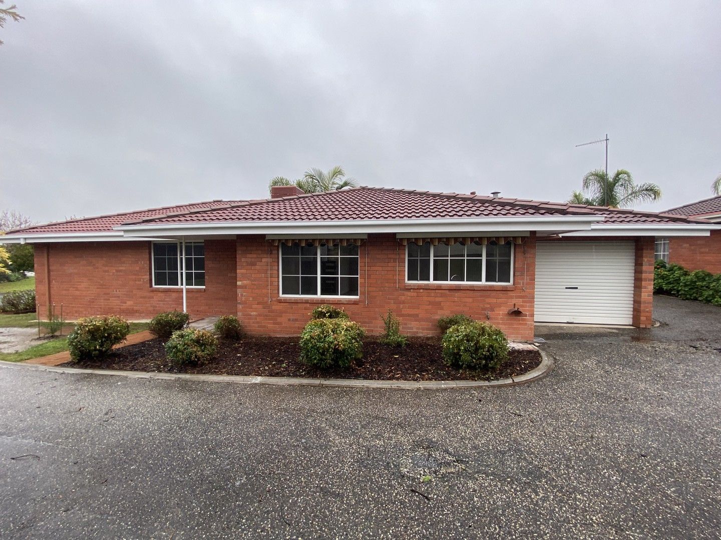 2/76 Western View Drive, West Albury NSW 2640, Image 0