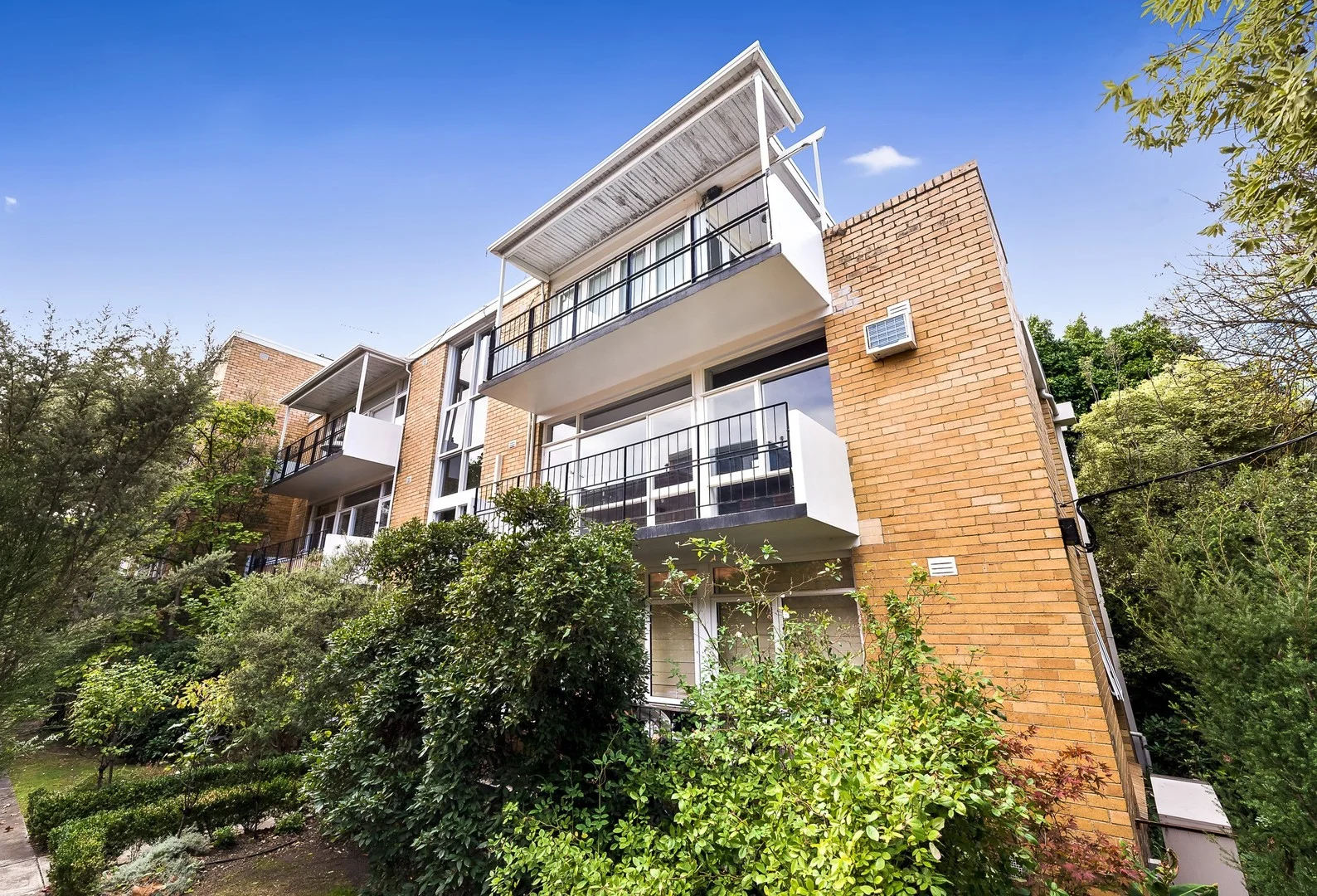 3/2 Maple Grove, Toorak VIC 3142