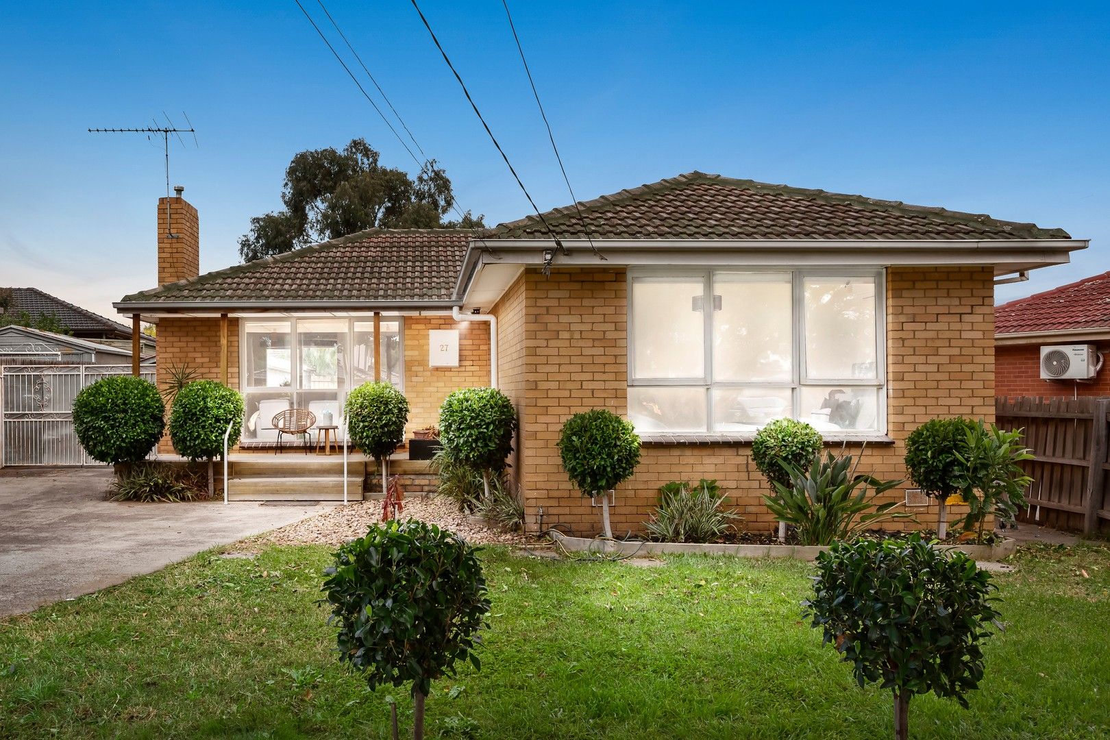 3 bedrooms House in 27 Somerlayton Crescent FAWKNER VIC, 3060