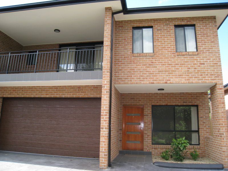 4 bedrooms Townhouse in 5/14 Pearce Street BAULKHAM HILLS NSW, 2153