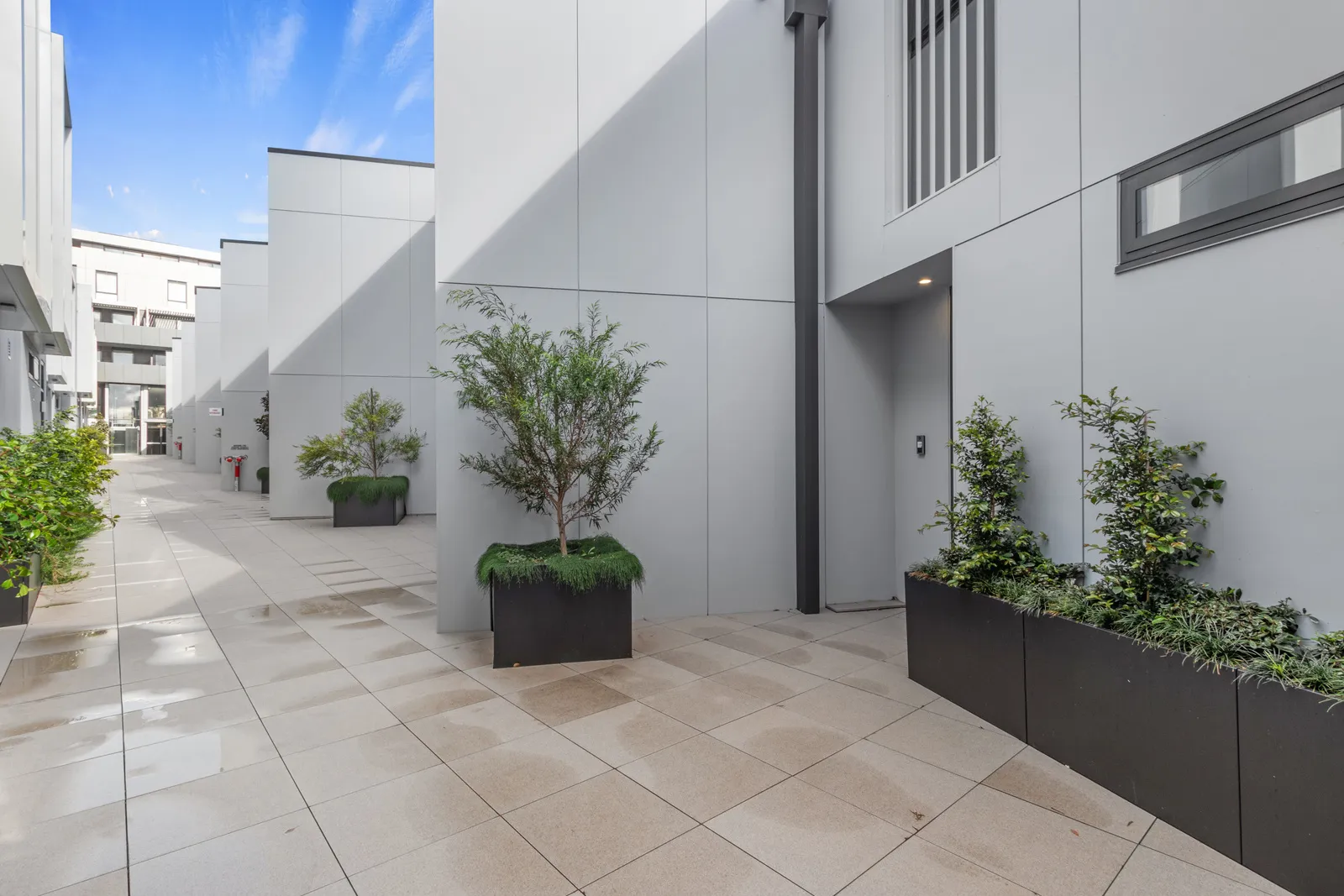 Luxury Brand New Town Home - move in ready, Toorak