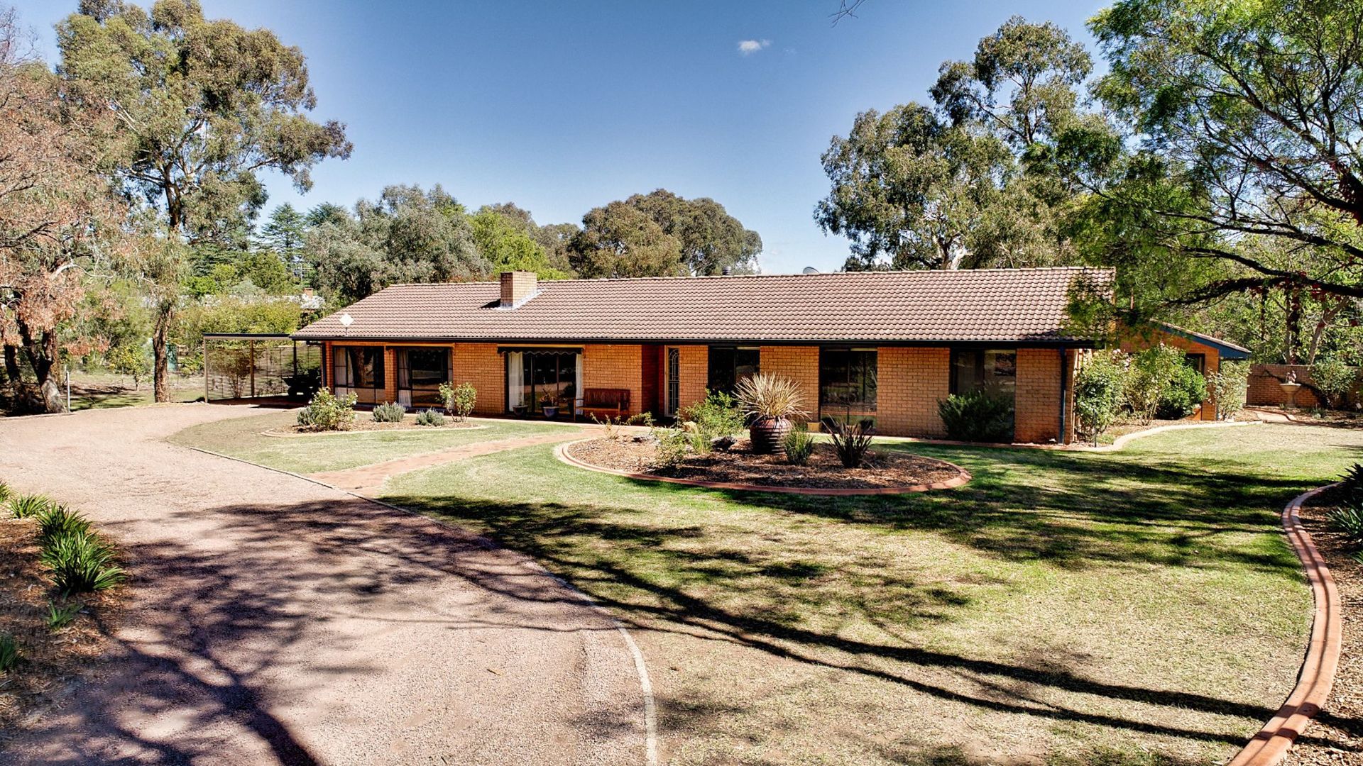 10 Strathmore Drive, Bathurst NSW 2795, Image 1