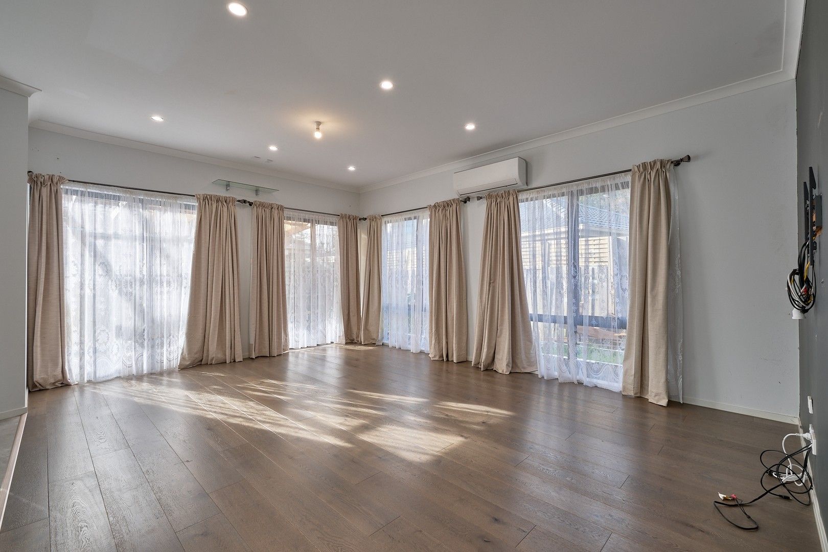 3 bedrooms Townhouse in 2/5 Yaltara Close CRANBOURNE WEST VIC, 3977