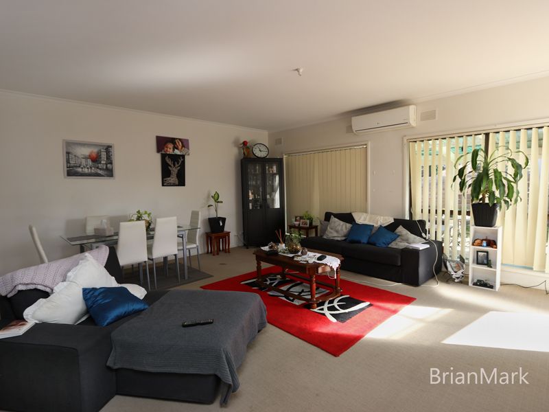 2/16 Centre Avenue, Werribee VIC 3030, Image 1