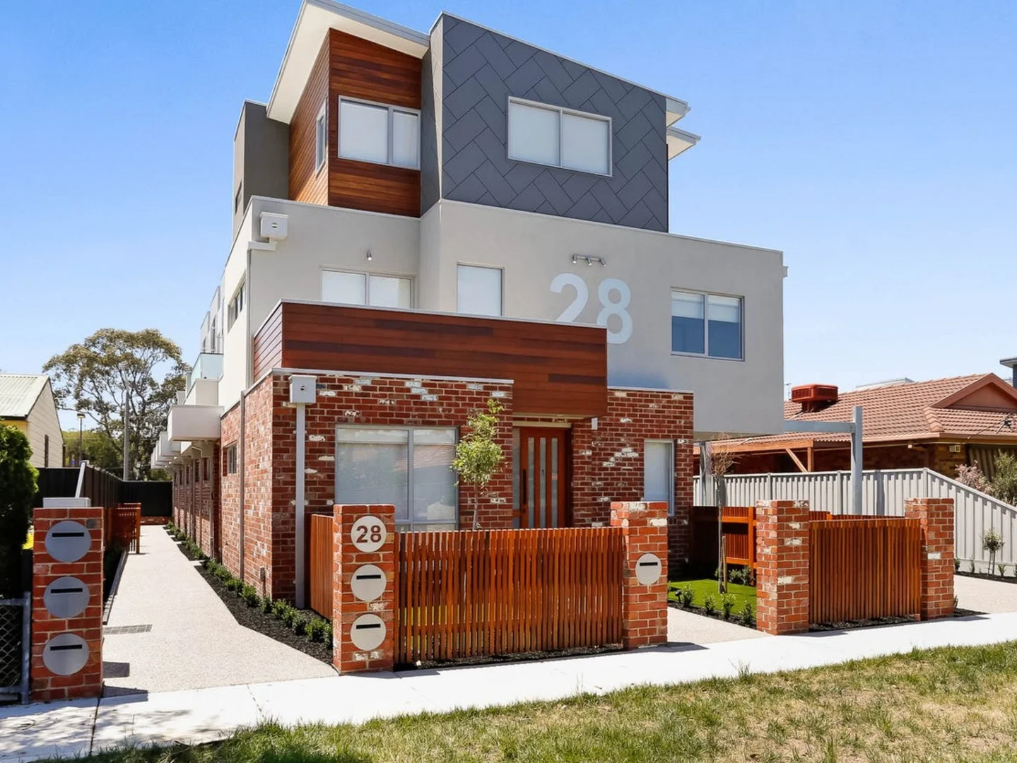 6/28 Lorensen Avenue, Coburg North VIC 3058