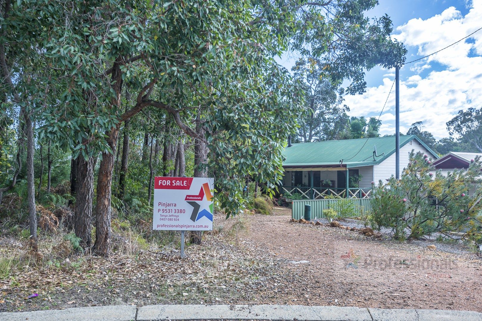 18 Begonia Court, Dwellingup WA 6213, Image 0