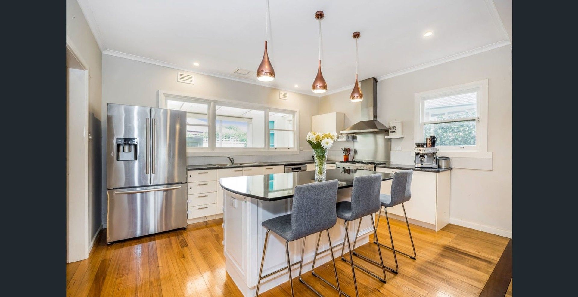 3 bedrooms House in 122 Tyner Road WANTIRNA SOUTH VIC, 3152