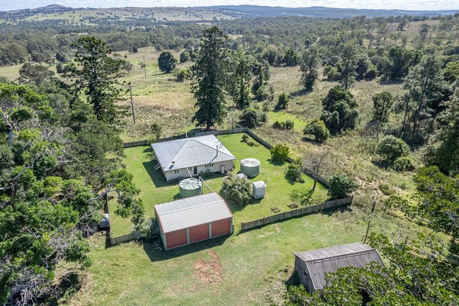 4 bedrooms House in 61 Davies Road CROWS NEST QLD, 4355