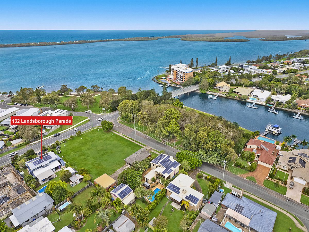 5 bedrooms House in 132 Landsborough Parade GOLDEN BEACH QLD, 4551