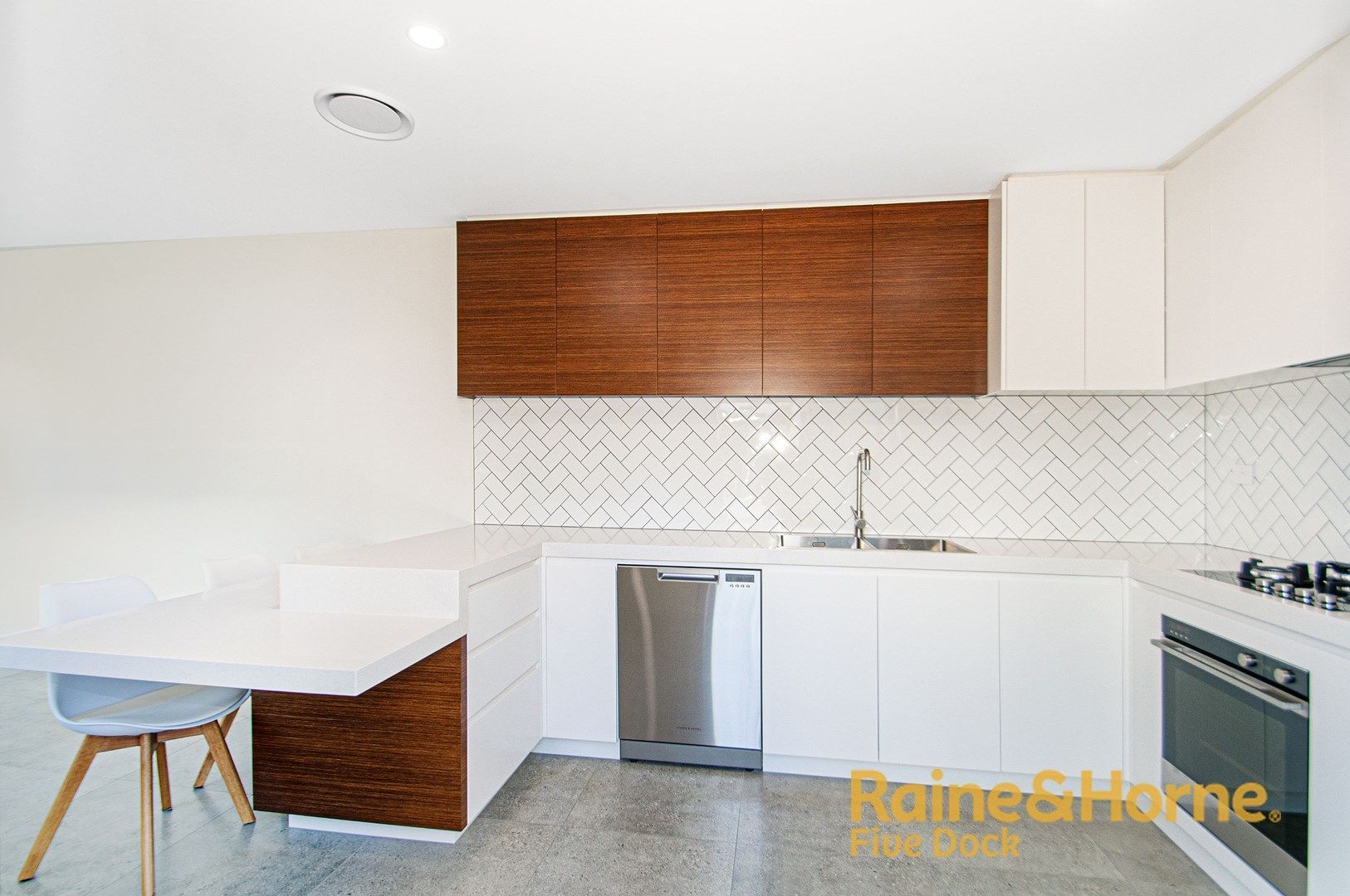 2 bedrooms House in 93a Henley Marine Drive RUSSELL LEA NSW, 2046