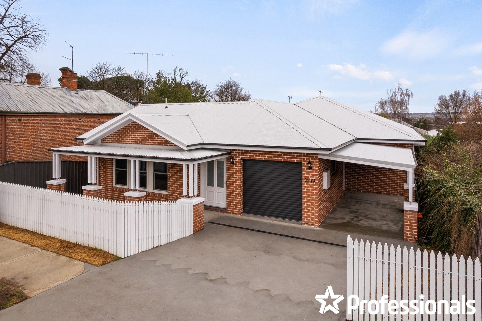 4 bedrooms House in 357A Howick Street BATHURST NSW, 2795