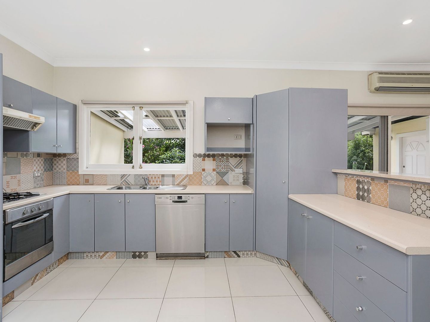 180 Warringah Road, Beacon Hill NSW 2100, Image 2