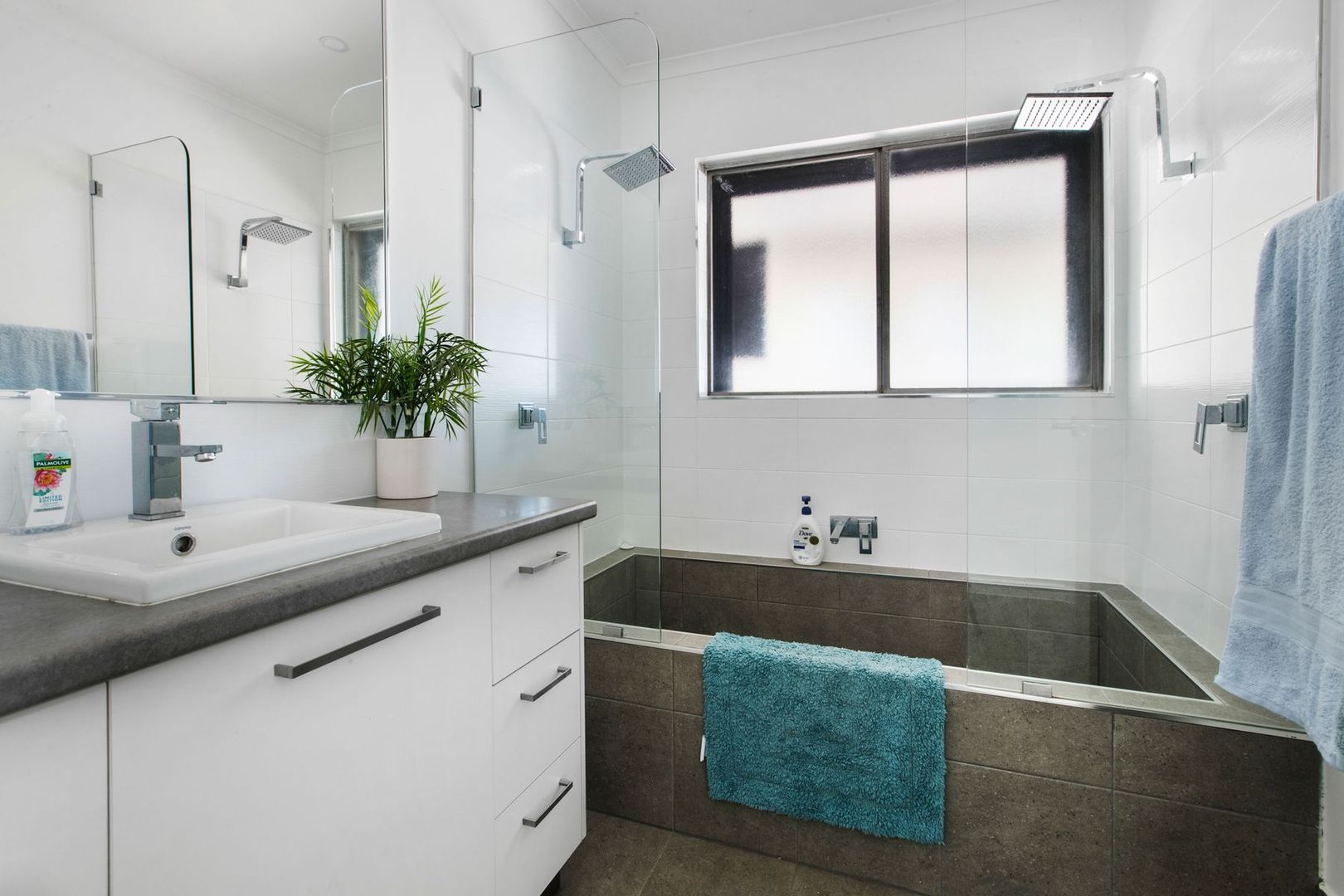 3 bedrooms House in 11 Padbury Way BULGARRA WA, 6714