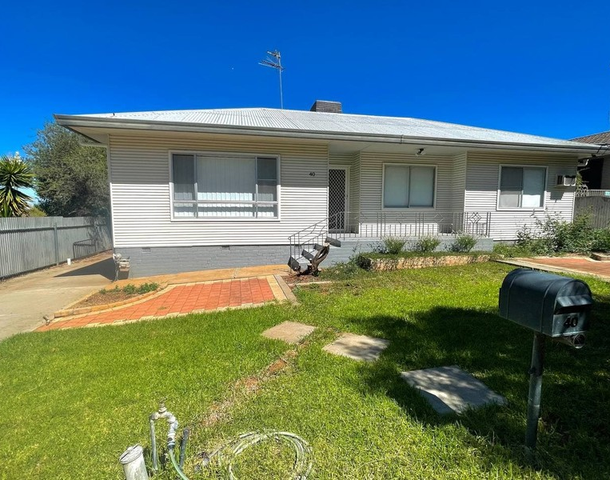 40 Russell Street, Parkes NSW 2870