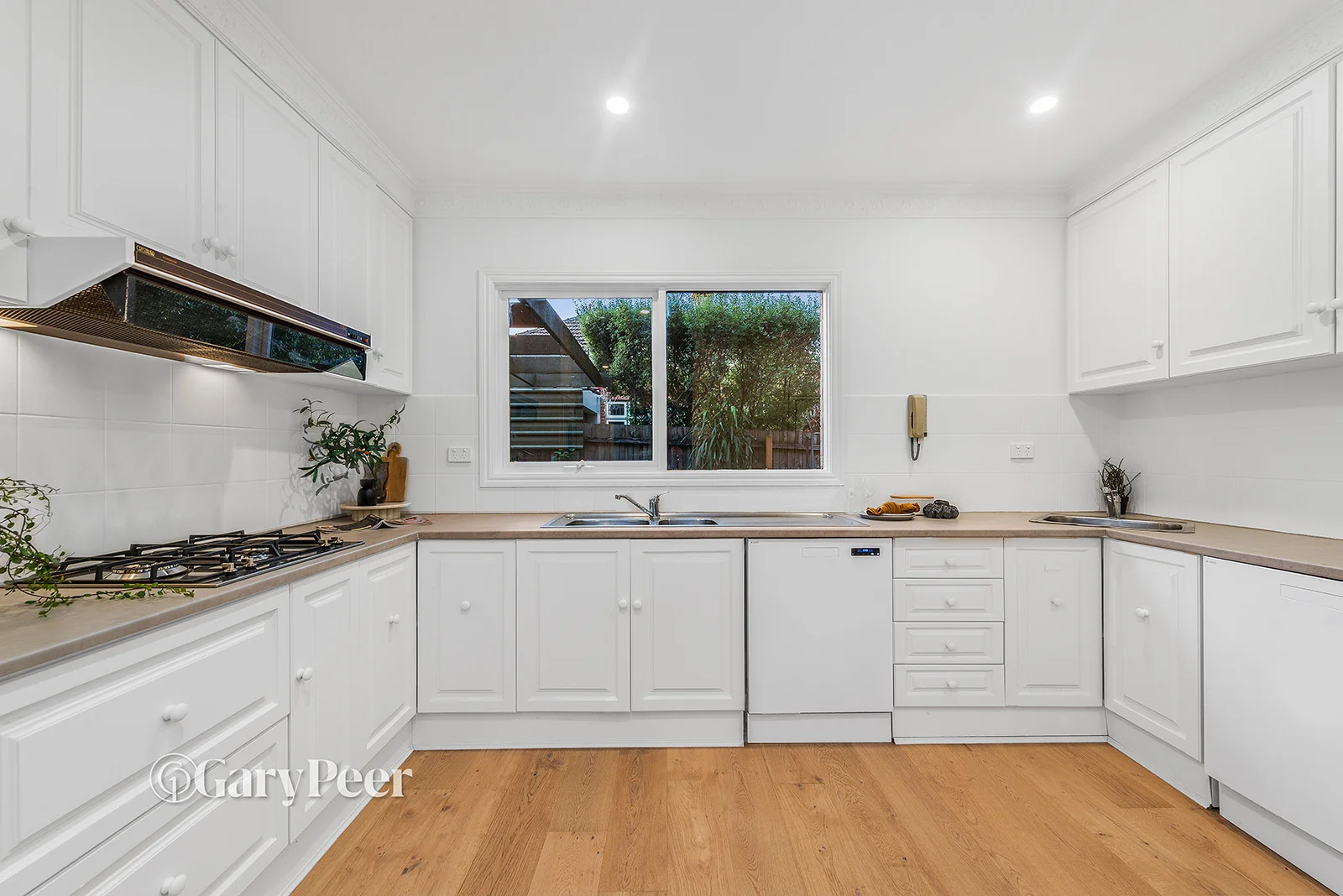 Additional image 6 of 1/17 Orrong Crescent, Caulfield North VIC 3161