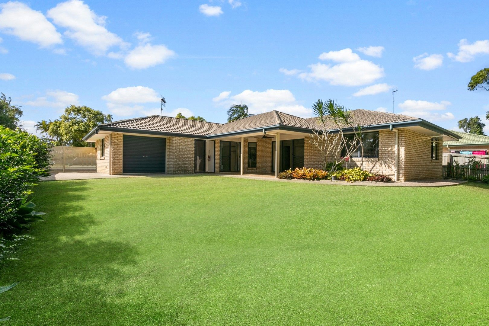 4 bedrooms House in 14 Birkdale Court TEWANTIN QLD, 4565
