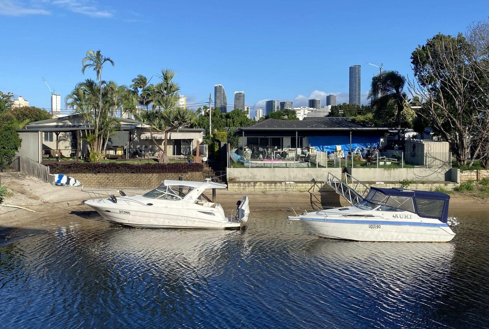 1 bedrooms Apartment / Unit / Flat in  BROADBEACH WATERS QLD, 4218