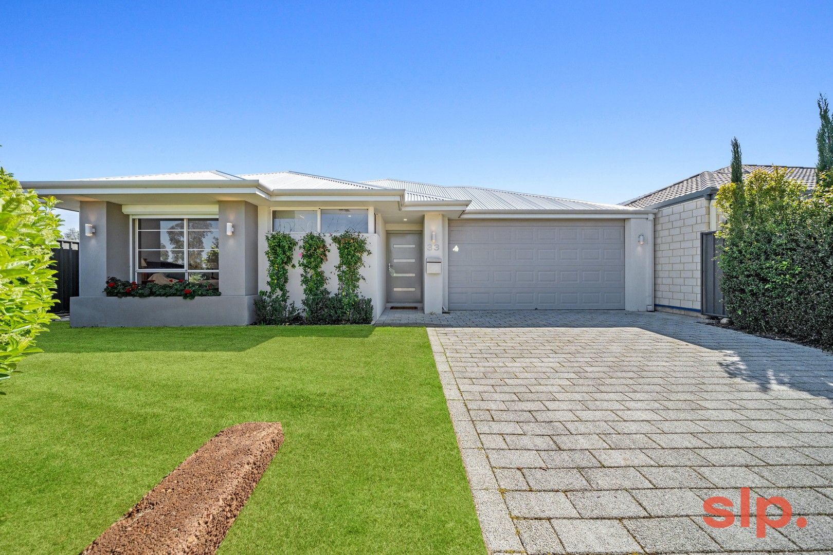 4 bedrooms House in 33 Solandri Bend BANKSIA GROVE WA, 6031