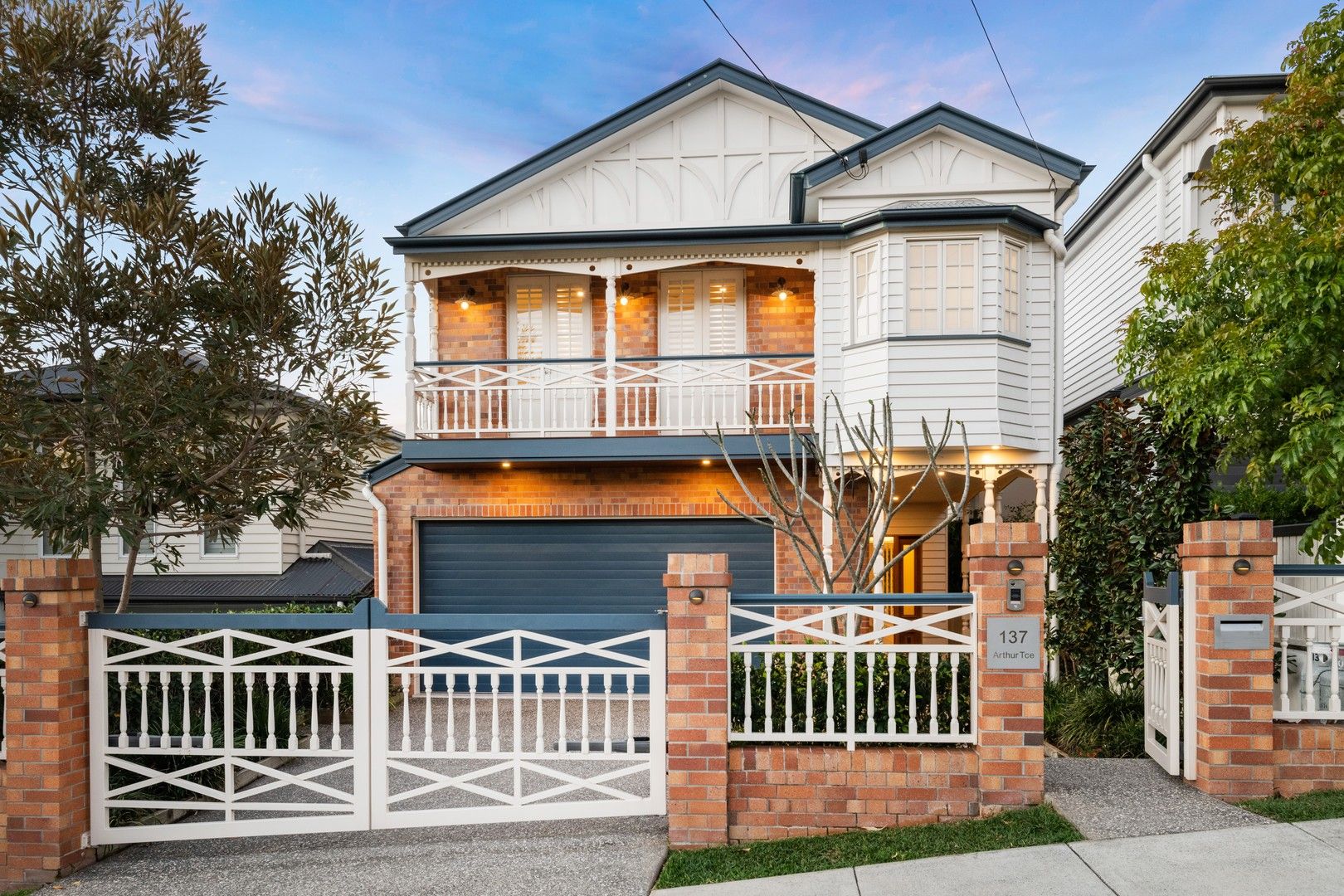 4 bedrooms House in 137 Arthur Terrace RED HILL QLD, 4059