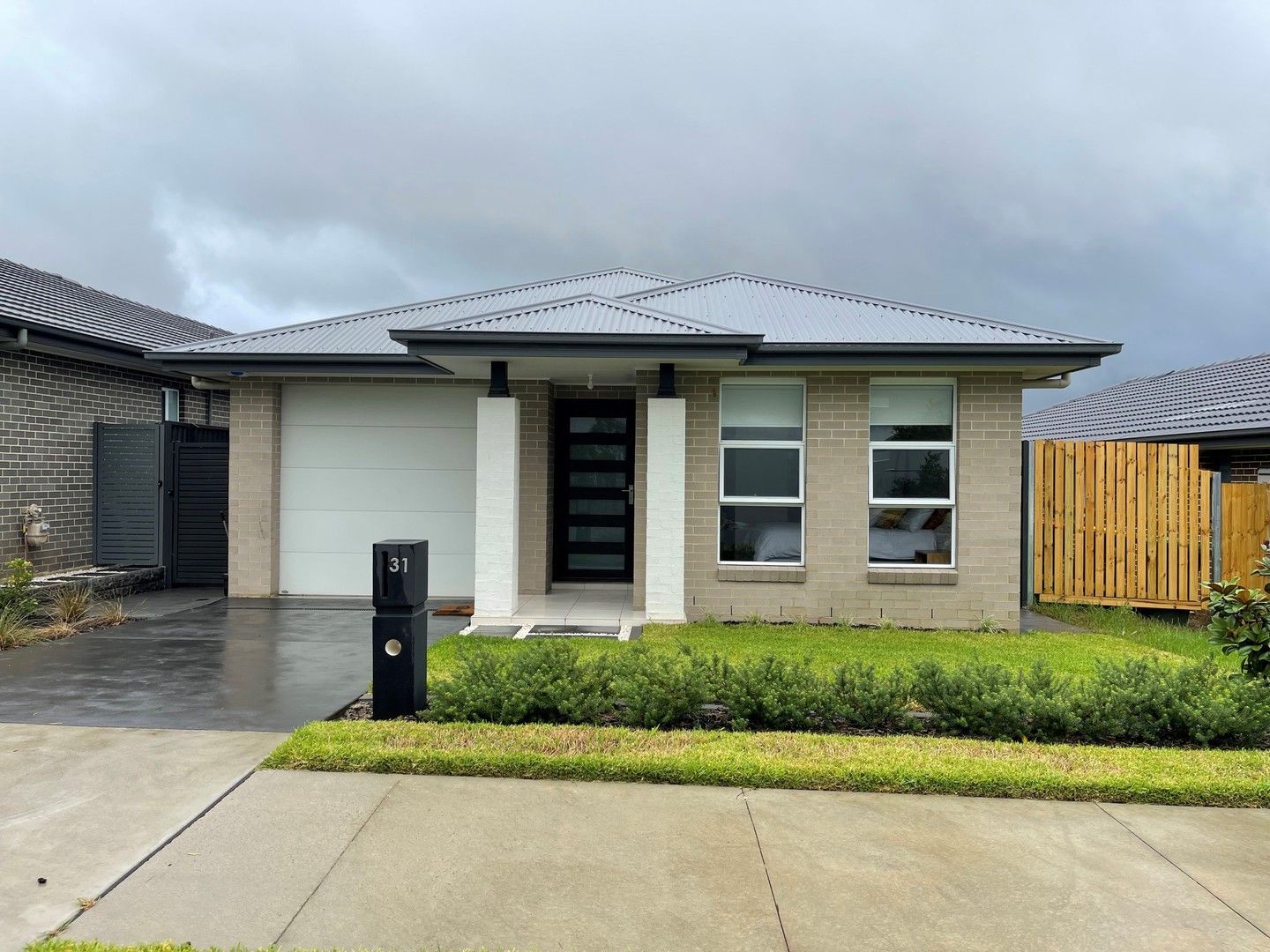 4 bedrooms House in 31 Charbray Loop ORAN PARK NSW, 2570