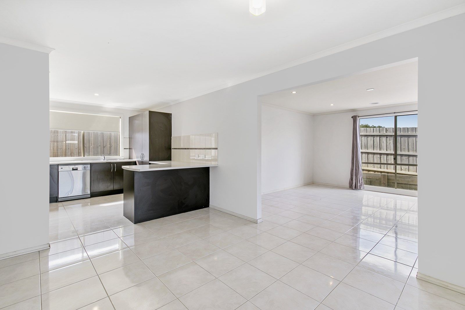 9 Di Blasi Court, Skye VIC 3977, Image 2