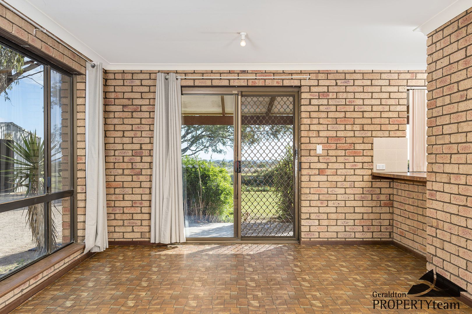 209 David Road, Waggrakine WA 6530, Image 2