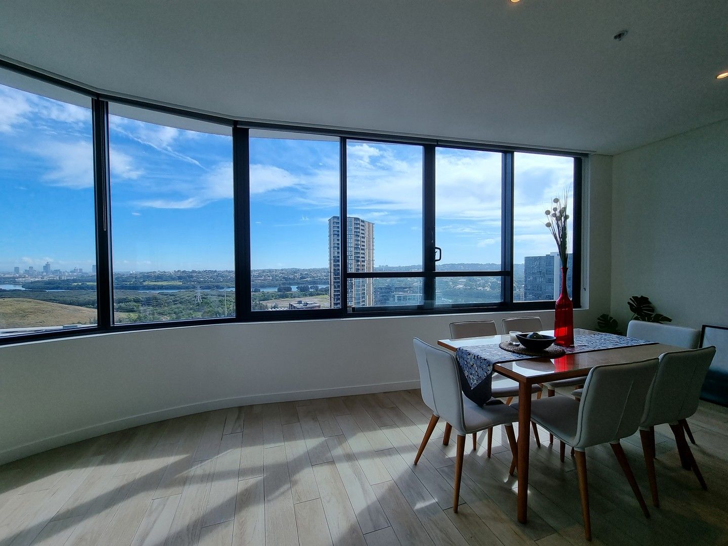 3 bedrooms Apartment / Unit / Flat in 1409/11 Wentworth Place WENTWORTH POINT NSW, 2127
