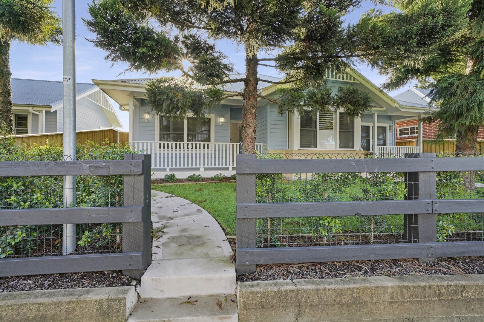 1 bedrooms House in 96A Belmore Road LORN NSW, 2320