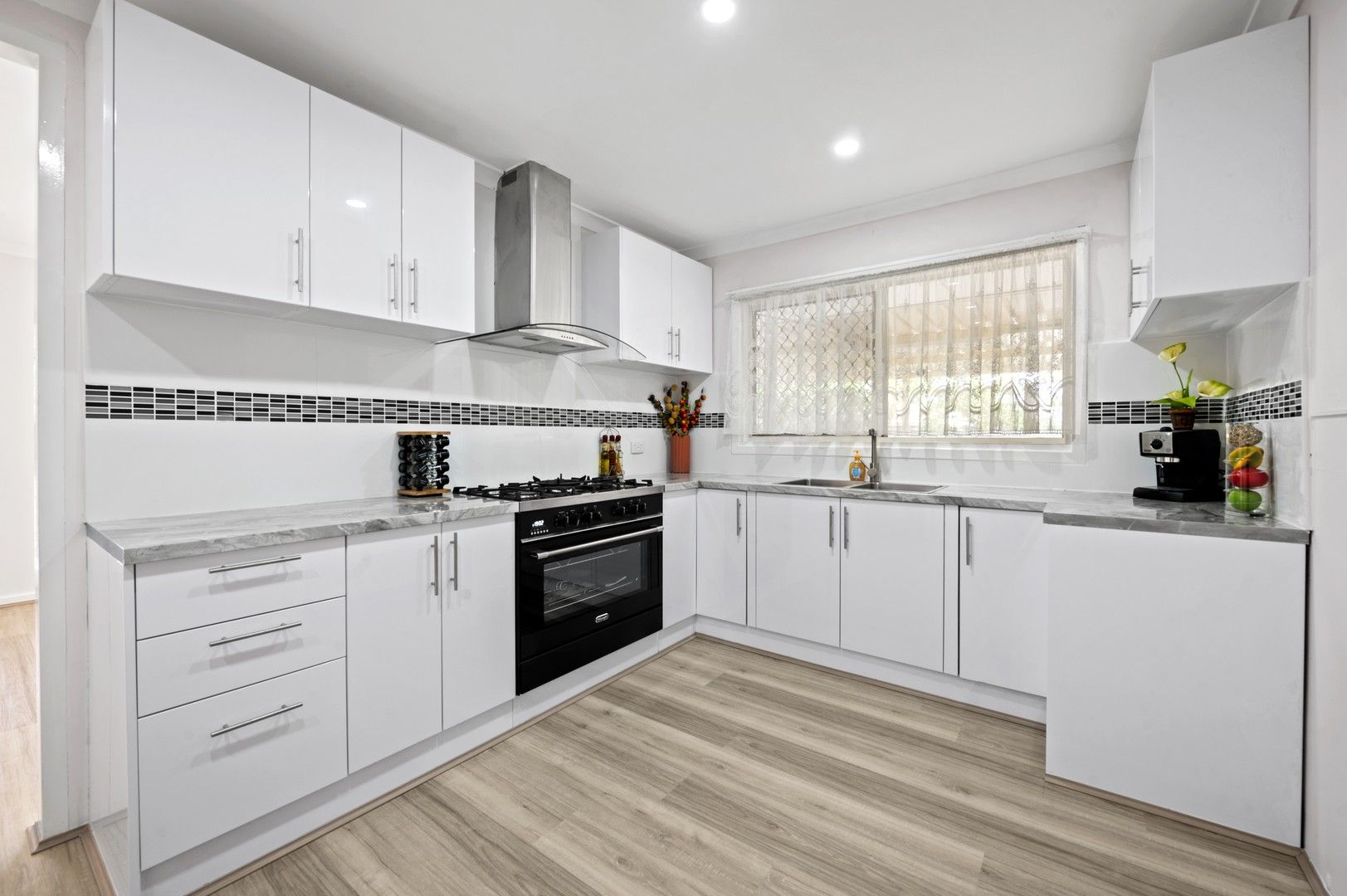 3 bedrooms House in 29 Golders Way GIRRAWHEEN WA, 6064