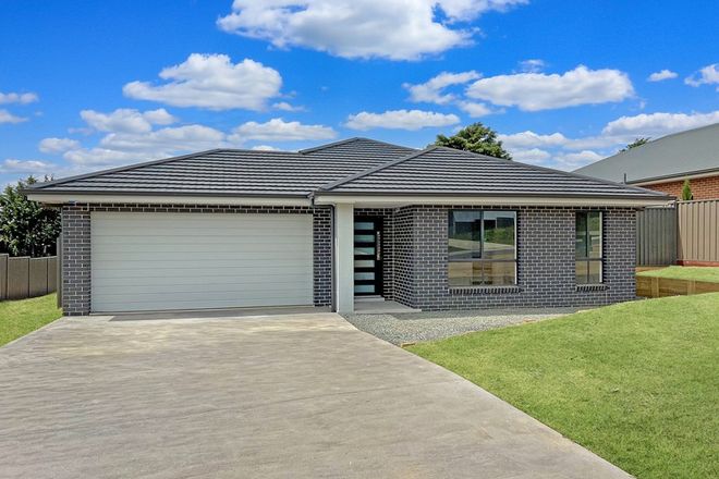 Picture of 21 McGrath Place, GOULBURN NSW 2580