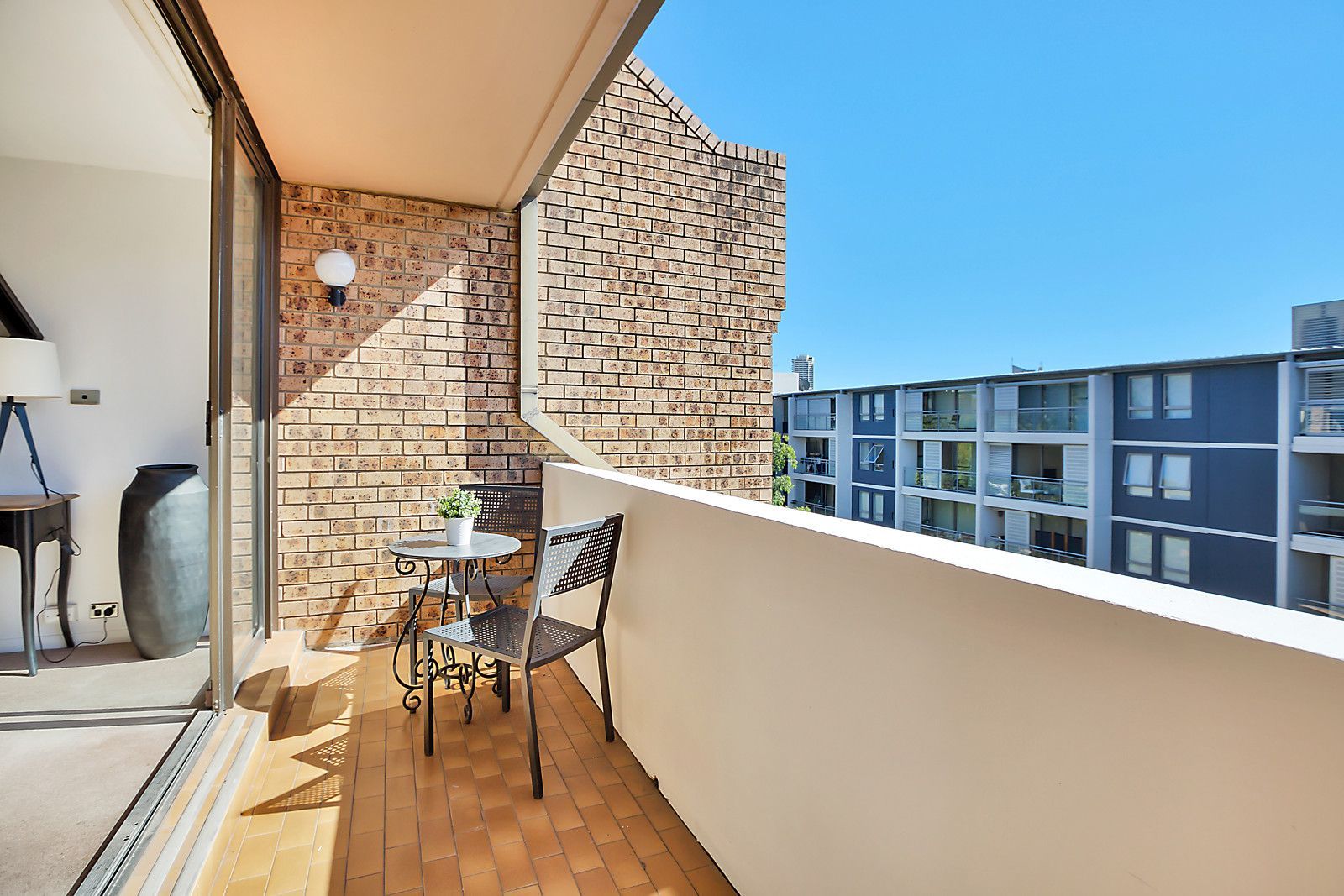 2 bedrooms Apartment / Unit / Flat in 26/5-13 Hutchinson Street SURRY HILLS NSW, 2010