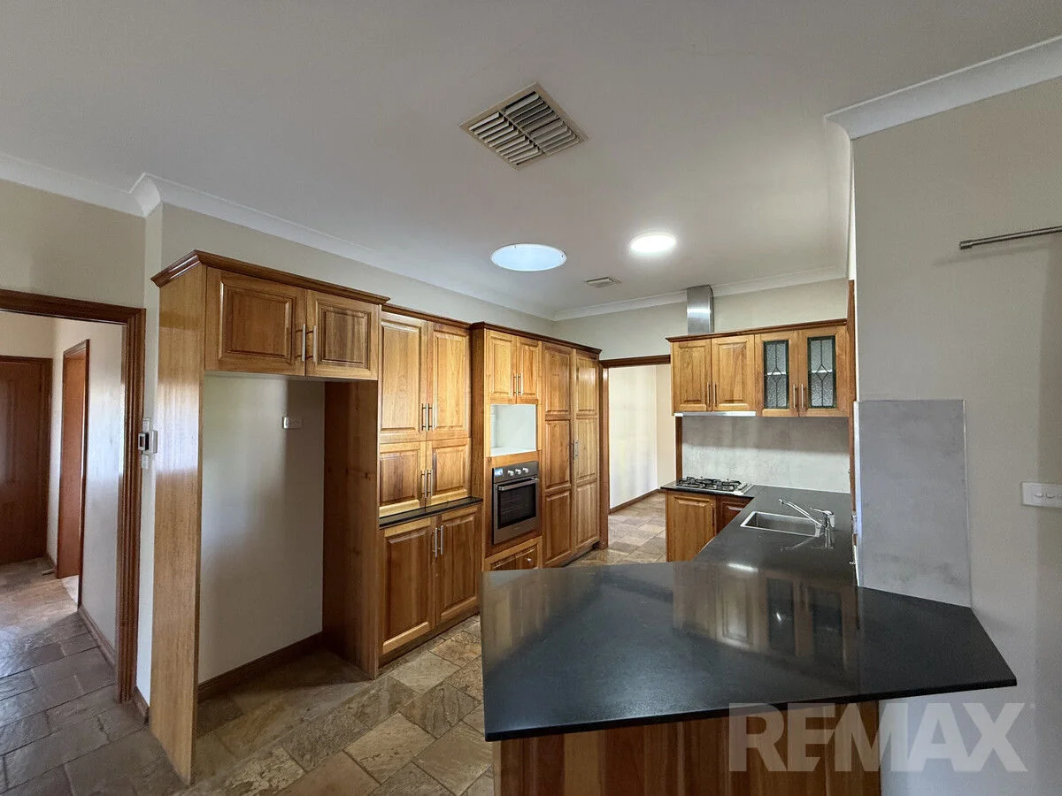 Additional image 10 of 6 Minya Place, Glenfield Park NSW 2650
