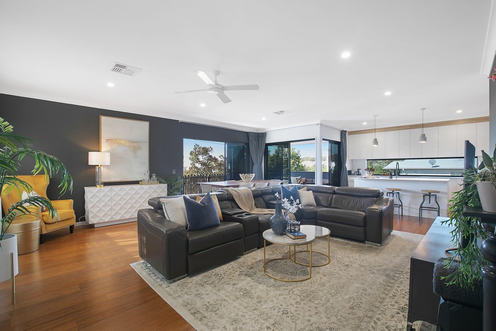 3 bedrooms Townhouse in 5/110 Adelaide Street CARINA QLD, 4152