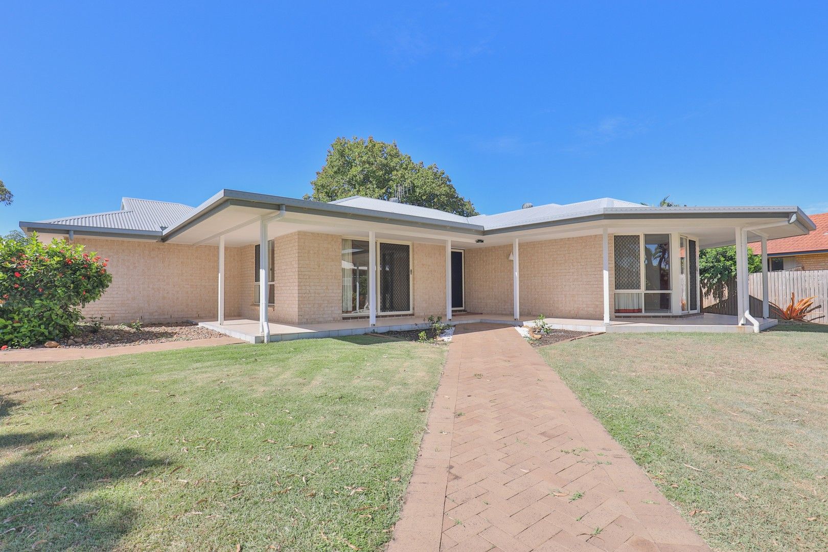3 bedrooms House in 5 Solander Street BARGARA QLD, 4670