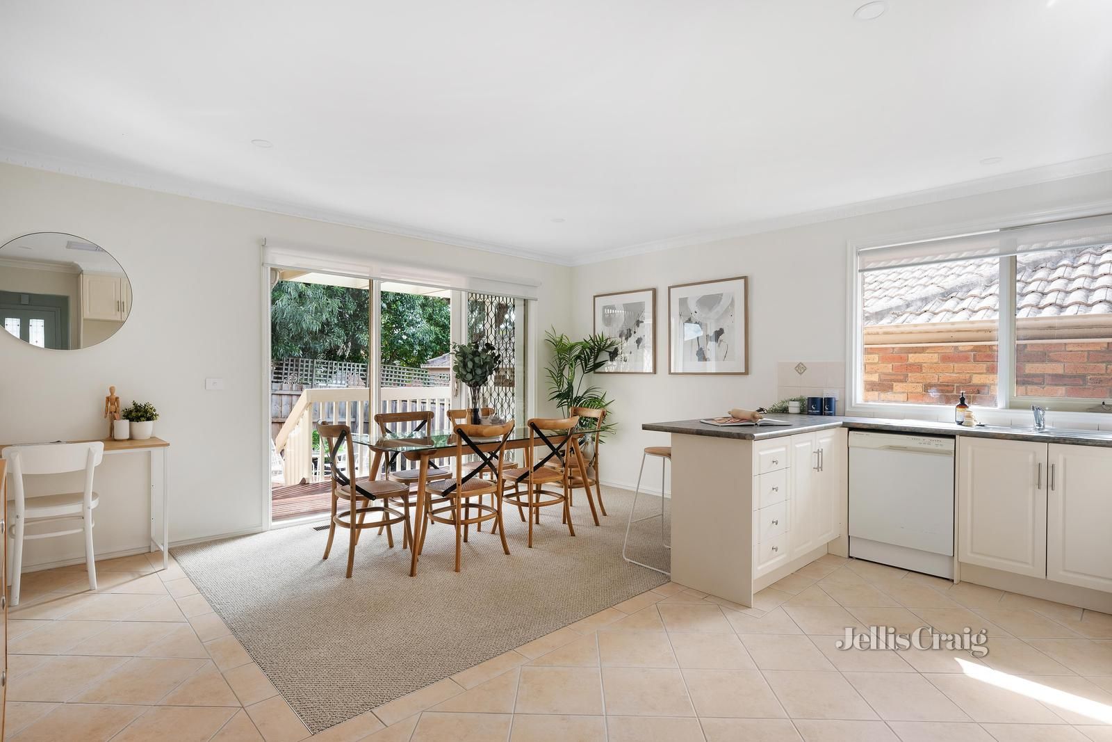 2/4 William Street, Greensborough VIC 3088, Image 2