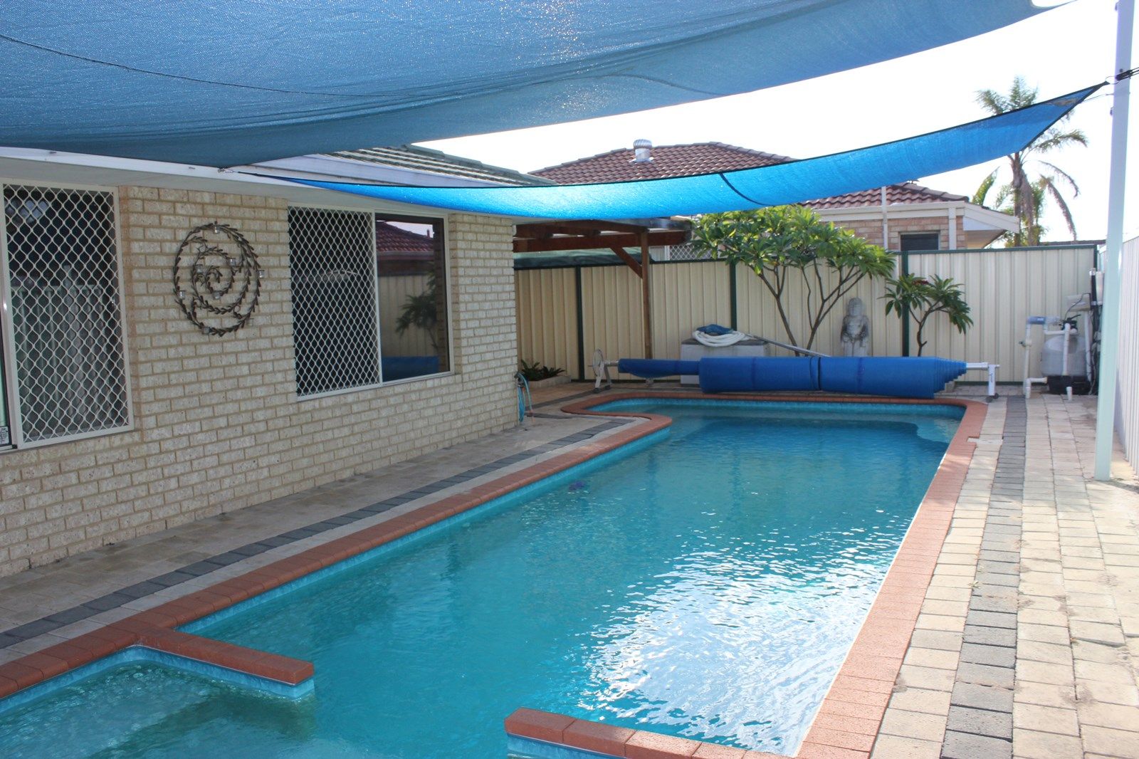 4 Huntingdale Court, Cooloongup WA 6168, Image 2