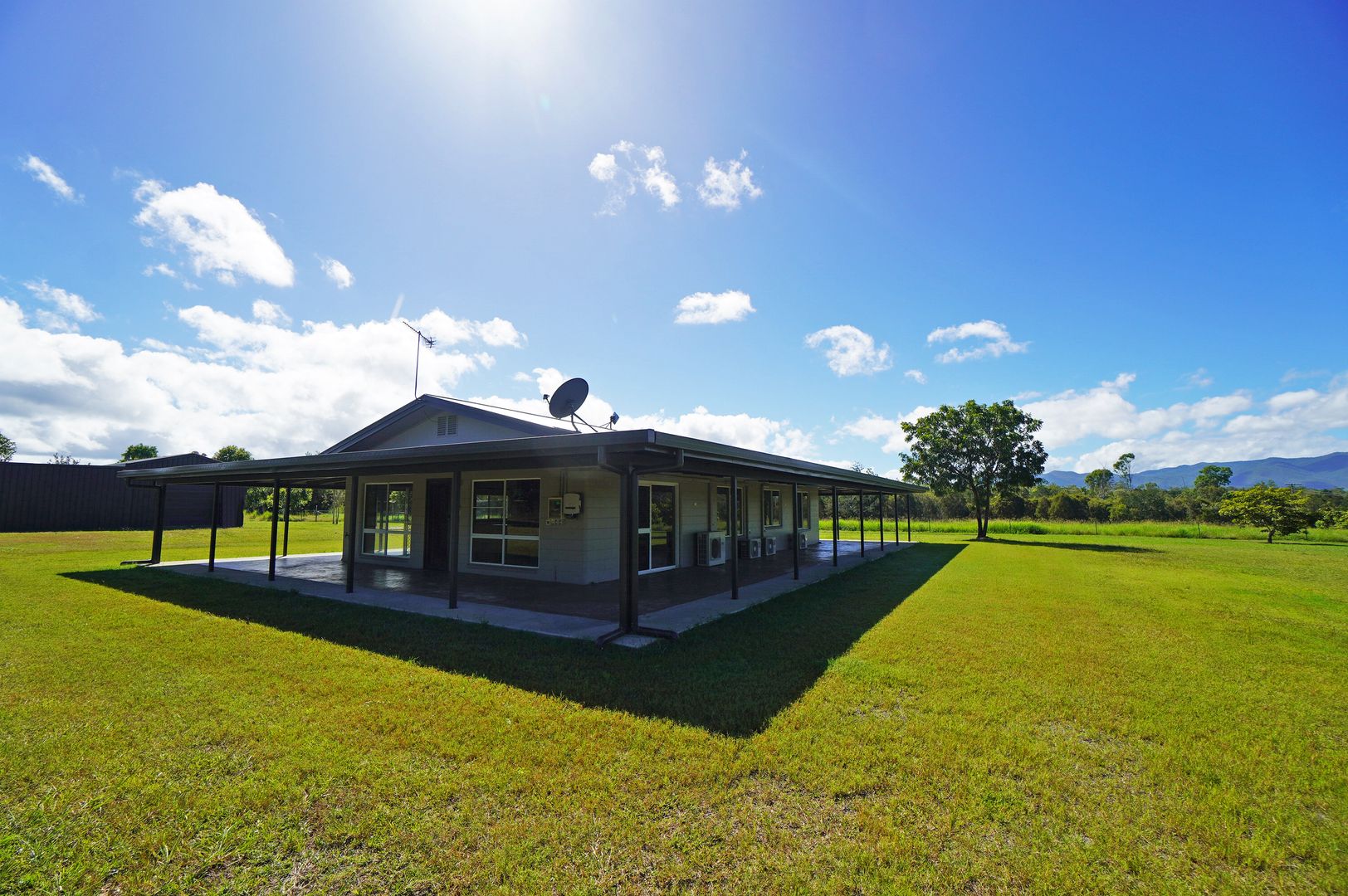 15 Emerald Heights Road, Mareeba QLD 4880, Image 2