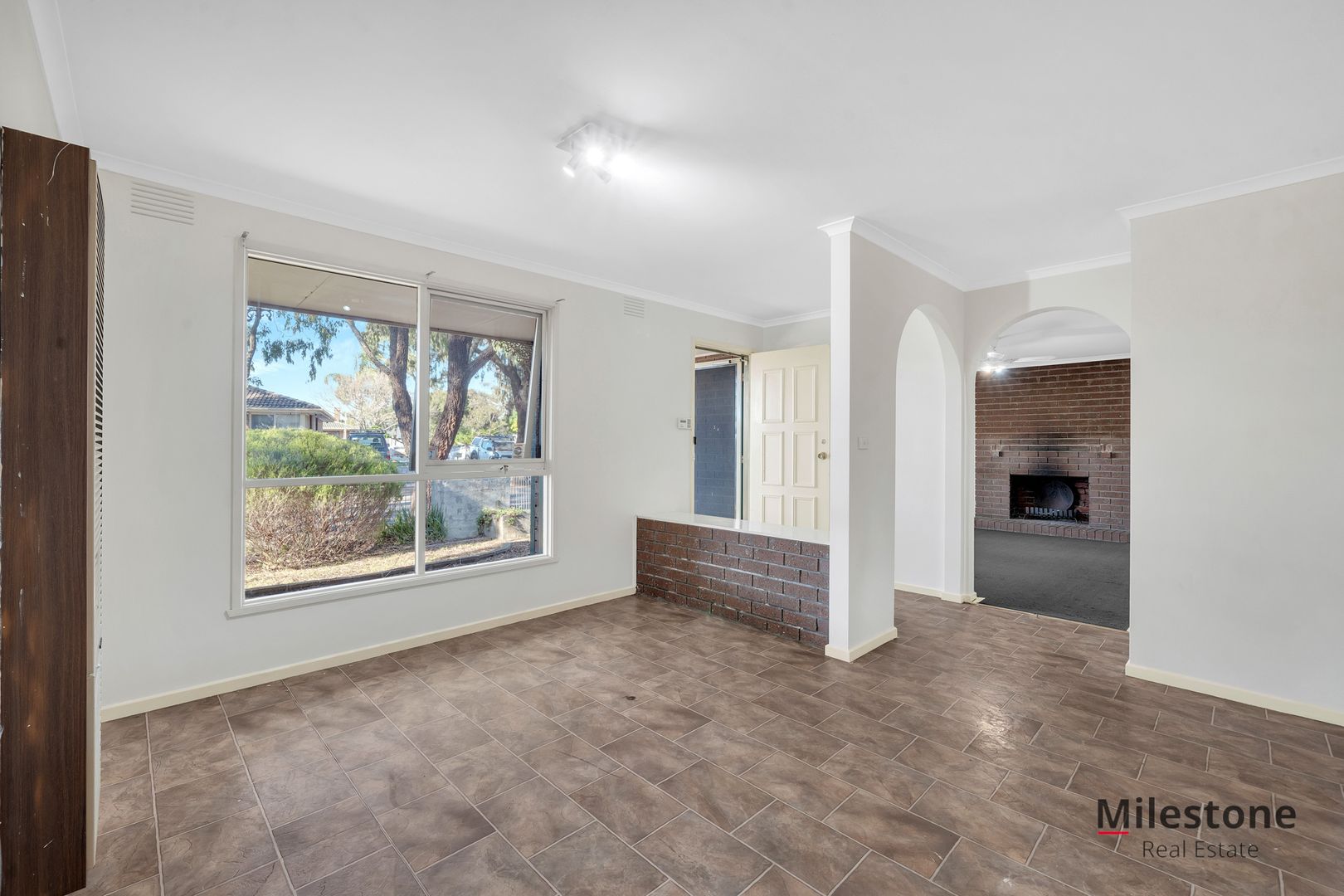 1 Hume Court, Cranbourne North VIC 3977, Image 1