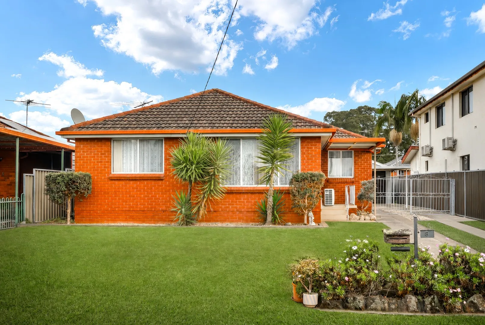 House in Sydney, Canley Heights, Canley Heights